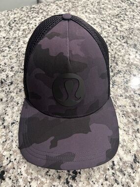 lululemon athletica Black Camo Trucker Hat. Size L/XL